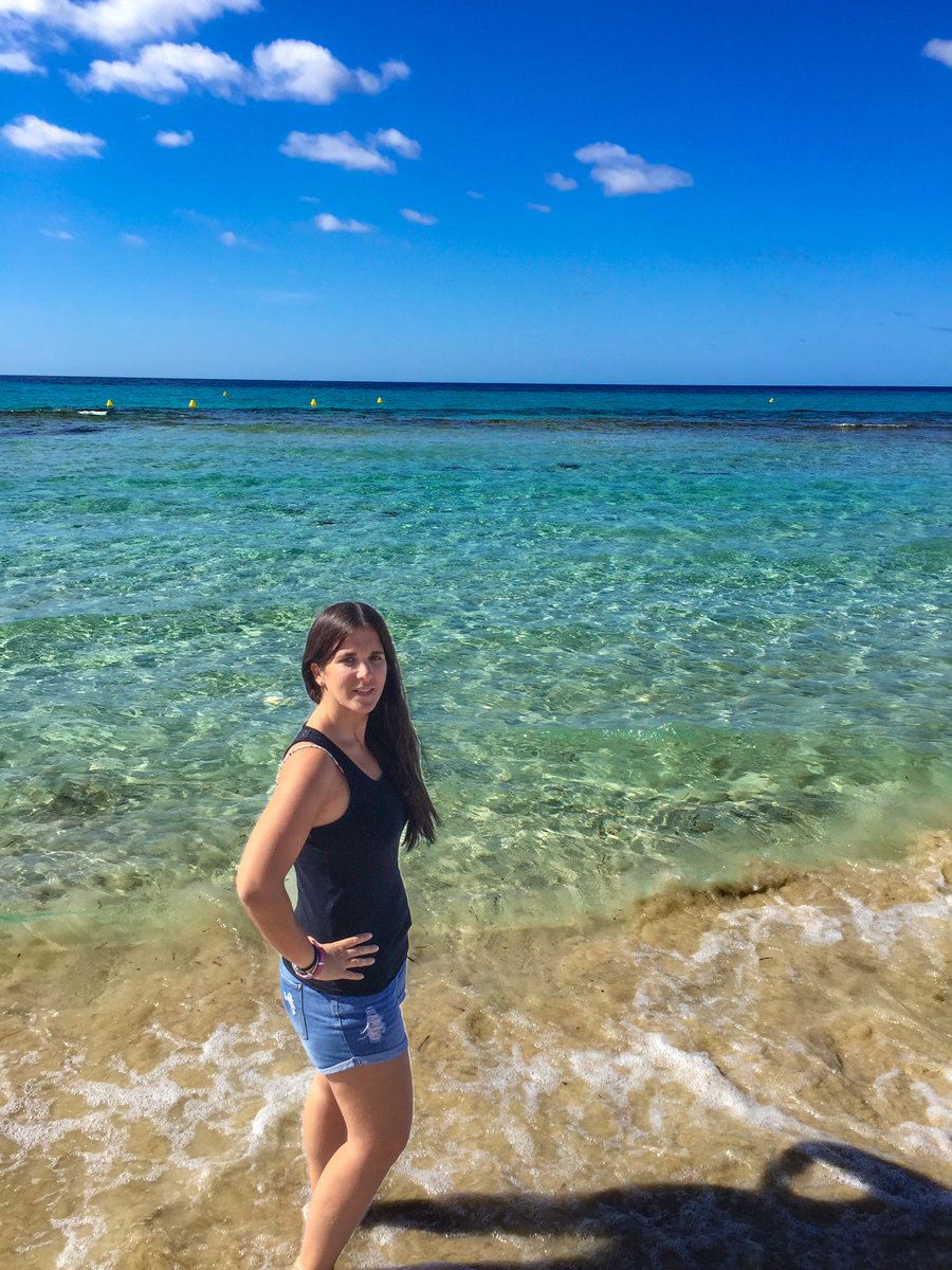 laruki11's tweet photo. Hoy hace 3 añitos de esta foto!! Quiero volveeeeeeer!!
•
#Travel #Viajero #Traveler #Instatravel #Trip #Viaje #Verano #Summer #Menorca #Isla #Island #Vlogdeviaje #Baleares #Cala #Playa #Beach #Caribe #CaribeEspañol #Mar #Sea #SonBou #España #Spain https://t.co/Aaok7gms3G