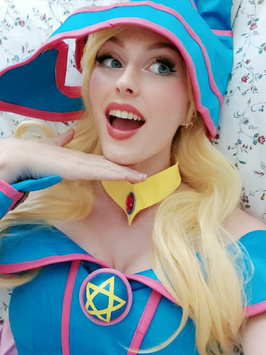 PyxlCosplay's tweet photo. When he says he's gonna send you a picture of his deck
...but it was a typo https://t.co/xeXnVj5ETd