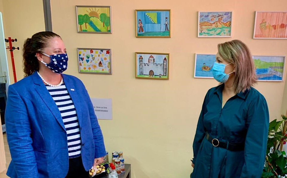 NJEslick's tweet photo. Today I met Aida Behrem, from @ZeneUne and had an open conversation on #migrants, especially #women and #children, #TIP, and #civilSociety in #UnaSana Canton. #BiH must double its efforts to combat human #trafficking and make improvements in #GBV prevention. #USAmbBiH  @USAIDBIH https://t.co/2ji8qzE022