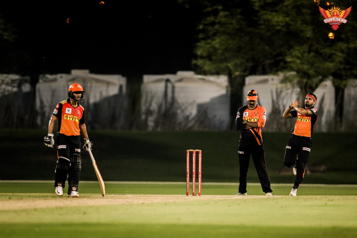 SunRisers's tweet photo. The headband is back 🔛! 😎

#OrangeArmy #KeepRising #IPL2020 #Dream11IPL https://t.co/U1xGloTurI