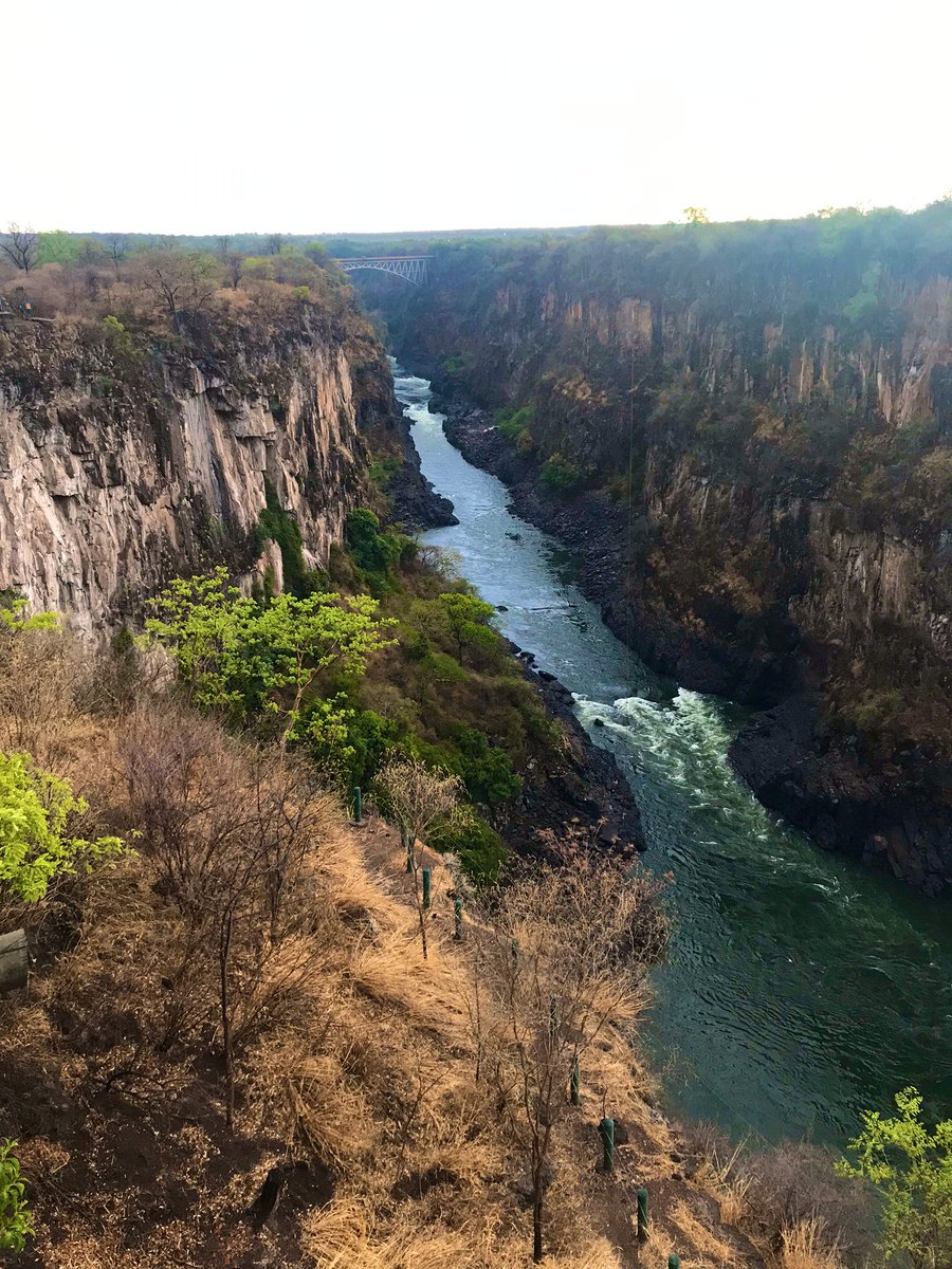 NunuraiNdawana's tweet photo. Victoria Falls
📍#TheThreeMonkeys
📍#VictoriaFallsHotel
📍#AzambeziRiverLodge
📍#TheLookOutCafe https://t.co/abQBug53QJ