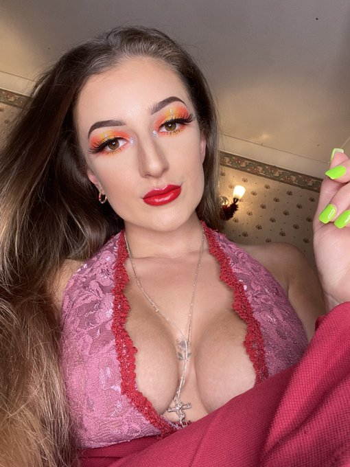 Look up my skirt.. I&rsquo;m not wearing panties😈 https://t.co/8F4e0Xfhom<a href="/tag/milf"class="tags"><span>#milf</span></a><a href="/tag/youngmilf"class="tags"><span>#youngmilf</span></a><a href="/tag/onlyfansgirl"class="tags"><span>#onlyfansgirl</span></a><a href="/tag/onlyfansbabe"class="tags"><span>#onlyfansbabe</span></a>