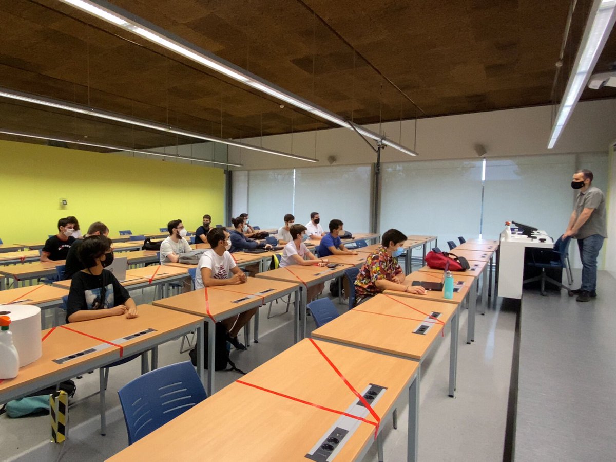 Universitat València tweet media