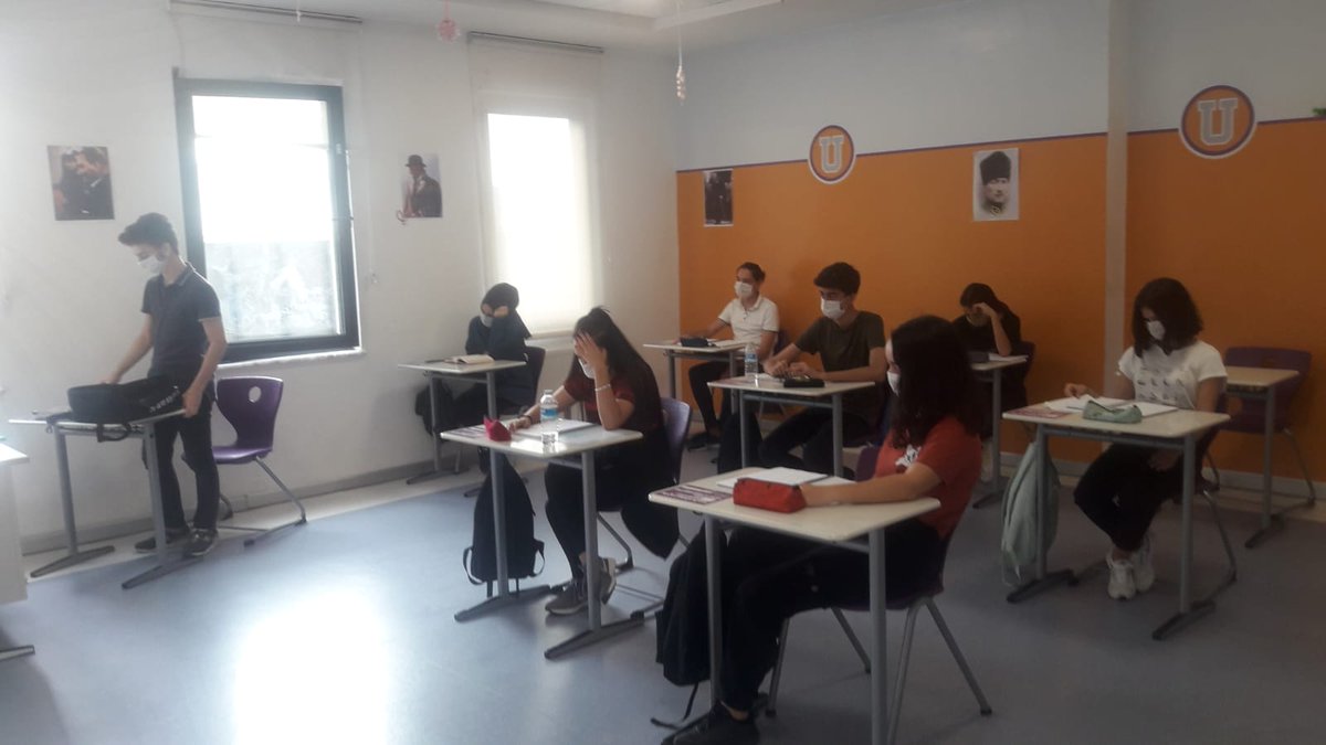 UOBasinEkspres's tweet photo. 12. sınıf öğrencilerimizle YKS hazırlıklarımız tüm hızıyla devam ediyor. 📚📑 #UğurdaEğitim #UğurYanında https://t.co/tshDV2qN4e