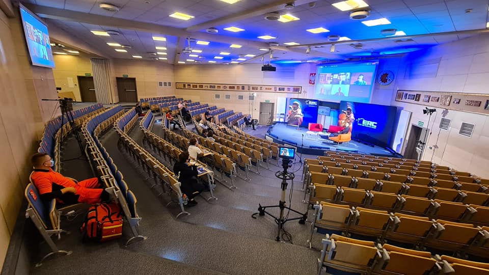 pcss_psnc's tweet photo. Tak wyglądały przygotowania do transmisji z ERC Space and Robotics Event 2020 na #politechnika_swietokrzyska

#ERC2020 #ERCremote #roverchallenge #pcss https://t.co/DgUCCr5T1Z