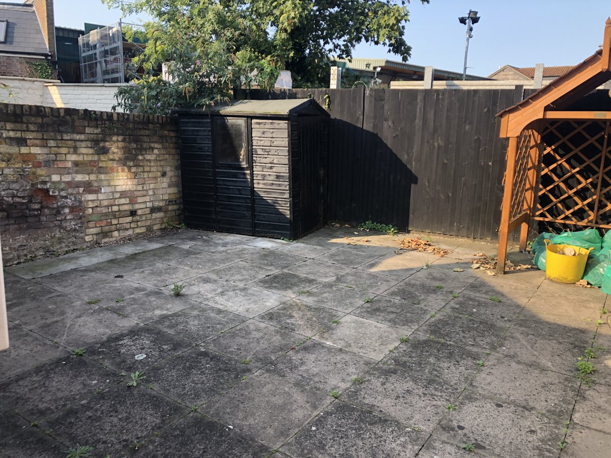 WithersThomas's tweet photo. 1,200 SQ FT Period Character Office. For Sale Freehold. £250,000 https://t.co/JdwAAuxNR5 https://t.co/3dAdUiTW08