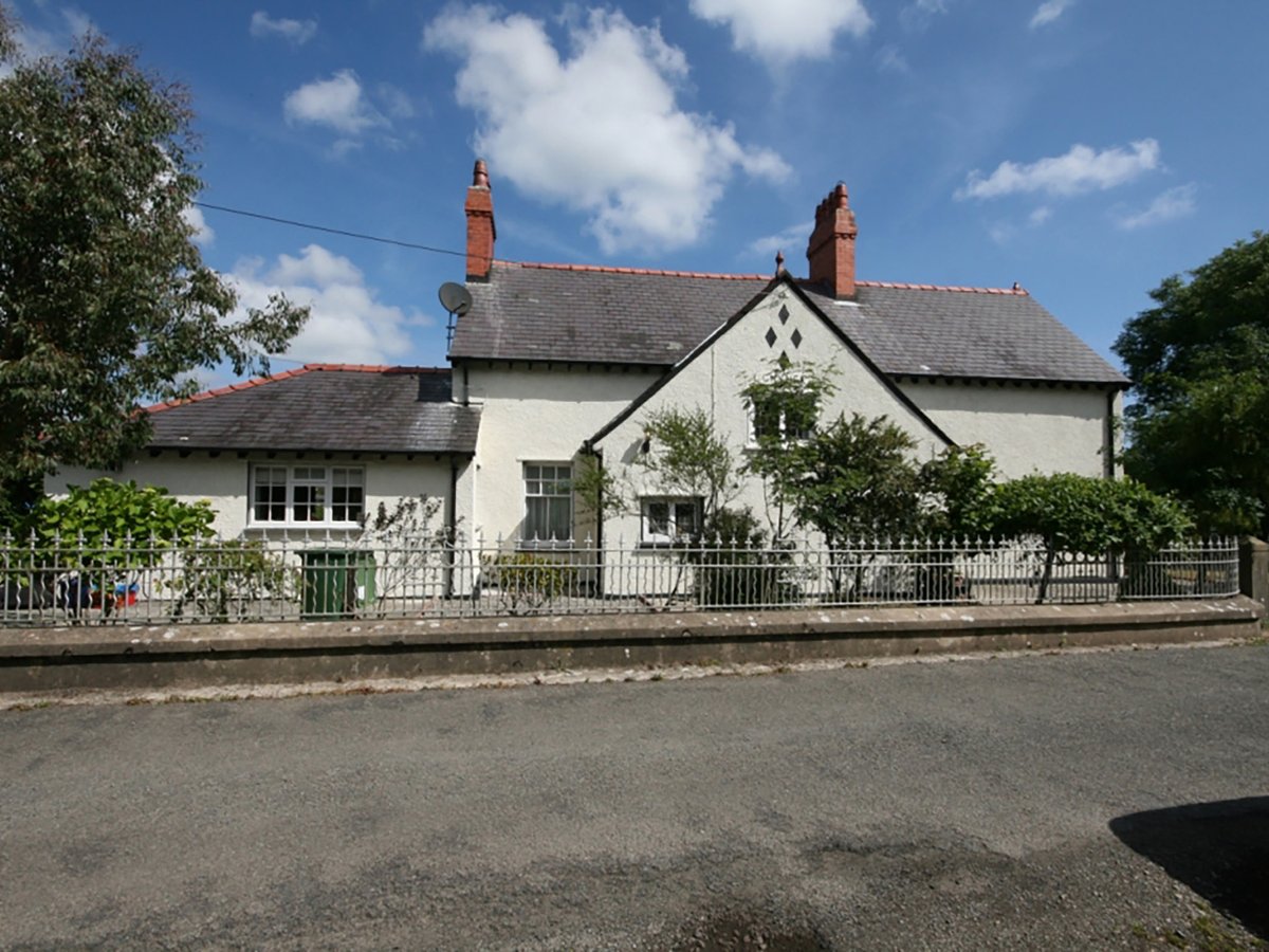 Cottage_Getaway's tweet photo. Last Minute Holiday Cottage To Rent In Anglesey
FRI 2ND OCT TO FRI 9TH OCT (7 NIGHTS) £634.00
Wonderful beaches are close by to this pretty house  in Marian-Glas. Lying between Benllech and Moelfre, there are restaurants, cafes and shops on the doorstep.
https://t.co/Z7IC3ncC7d https://t.co/mIQpDdbRXa