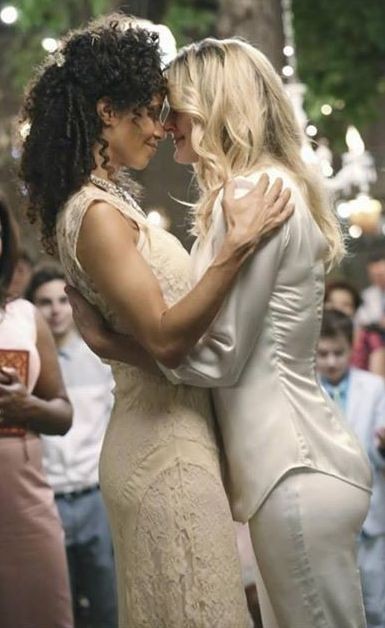 Sapatona_Br's tweet photo. Ola menines, irei falar sobre três séries com personagens principal lésbica ou bissexual. 🏳️‍🌈

1°: The Foster: Stef e Lena uma casal interracial, que já tem dois filhos adotivos e um biológico decidem adotar temporariamente Callie,uma jovem extremamente + https://t.co/7Jksmi5rwW