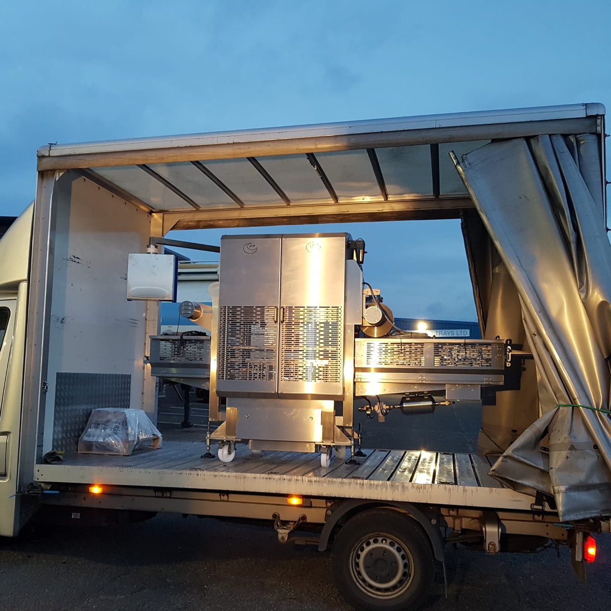 packauto's tweet photo. September is turning out to be an incredibly busy month for #traysealing with lots of machinery deliveries last week to the #foodprocessing sector for packing delicious #foodtogo and #convenience foods https://t.co/G4bWY3xPUx