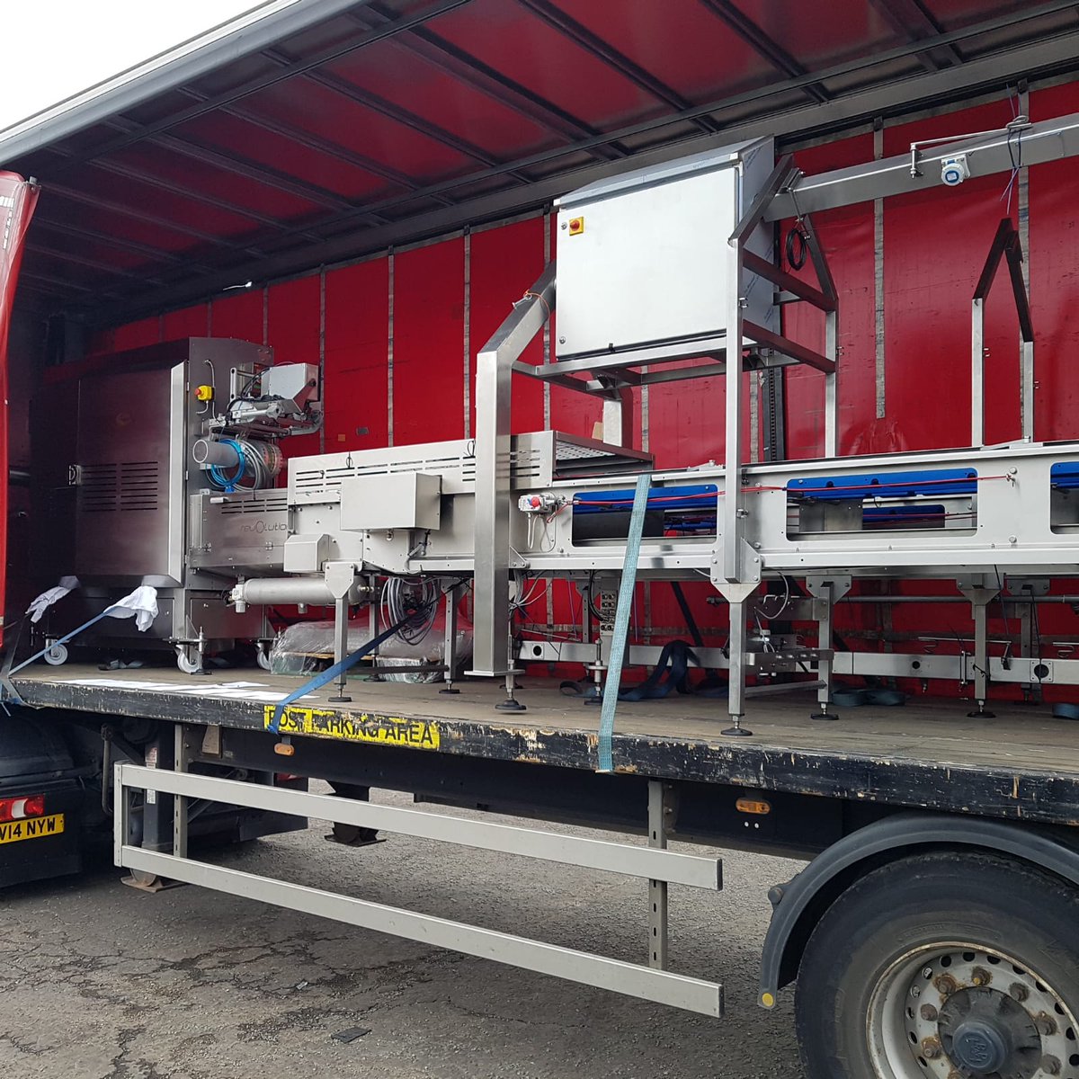 packauto's tweet photo. September is turning out to be an incredibly busy month for #traysealing with lots of machinery deliveries last week to the #foodprocessing sector for packing delicious #foodtogo and #convenience foods https://t.co/G4bWY3xPUx