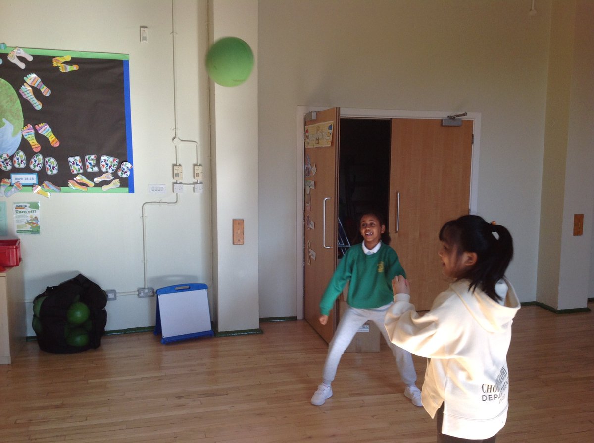 stvincentsbham's tweet photo. Year 3 loving PE this morning! #activeforlife #peforever https://t.co/xV5U83BFoK