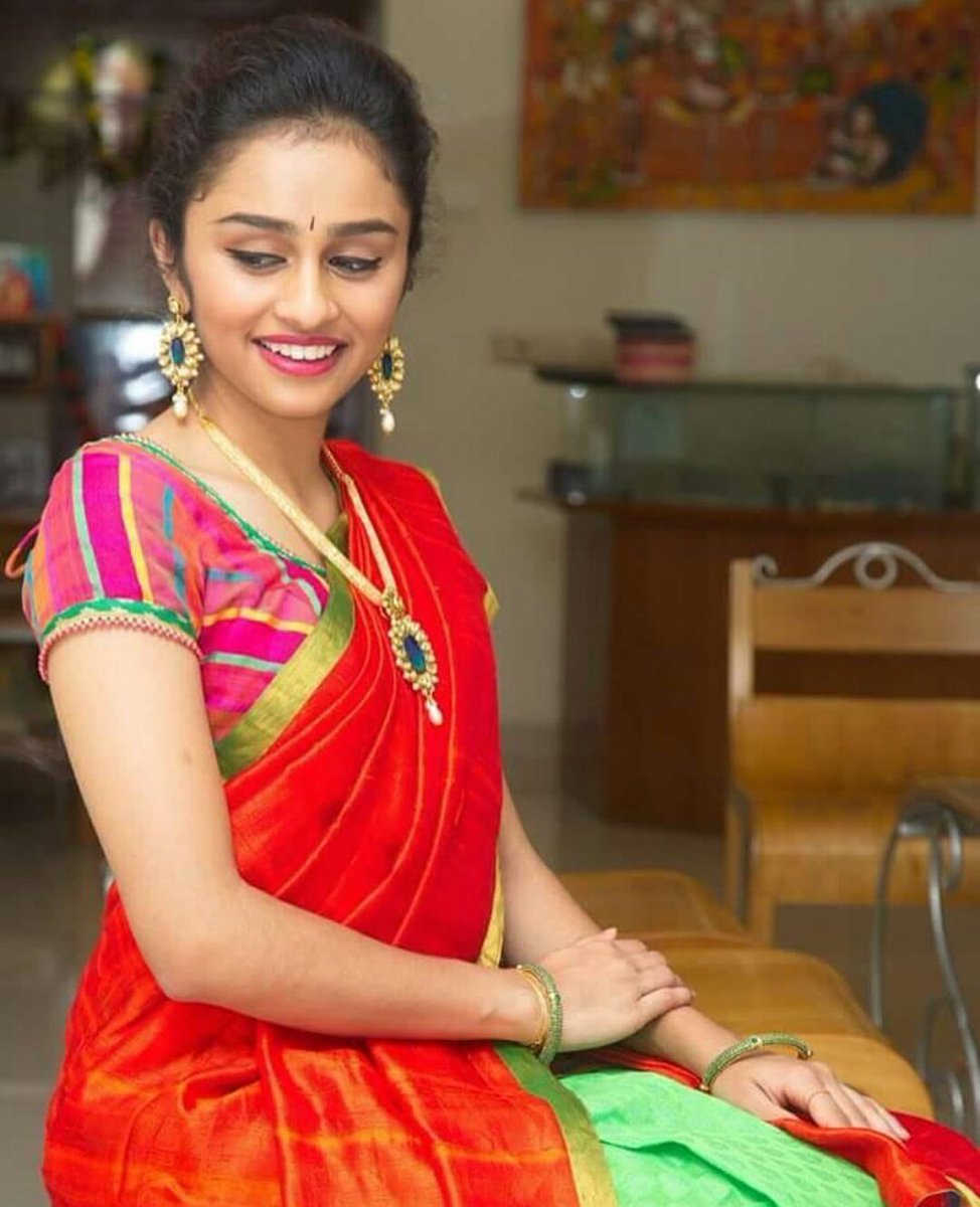 galattadotcom's tweet photo. A voice that has left many enchanted, singer @pragathiguru has delivered a number of hits which include 'Osaka Osaka', 'Kadavulae Vidai' and 'Laali Laali' to name a few. Join Galatta in wishing her many happy returns on the joyous occasion of her birthday today.
#HBDPragathi https://t.co/5KLEAH67z7