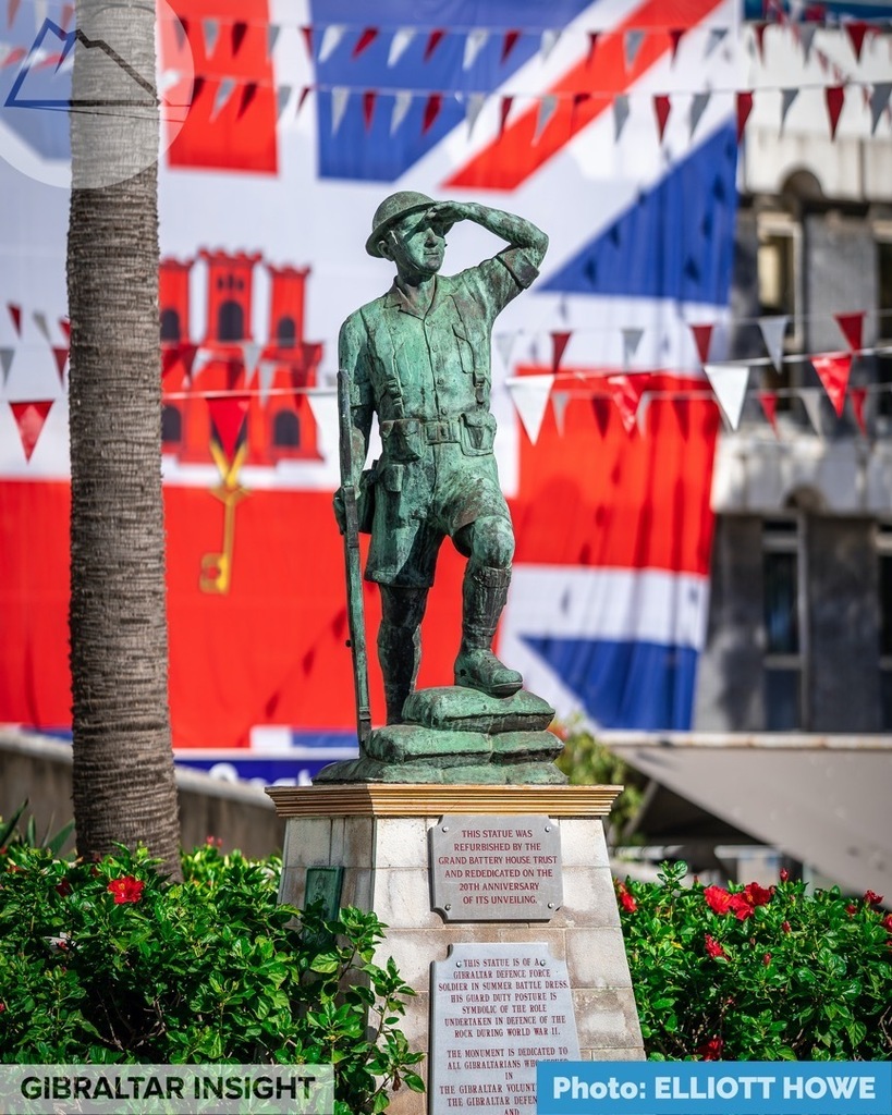 The #Gibraltar #DefenceForce soldier looks over #Casemates #British #MilitaryHistory #UnionFlag #BritishOverseasTerritory #RockOfGibraltar #GBZinsight instagr.am/p/CFHECUrFUG1/