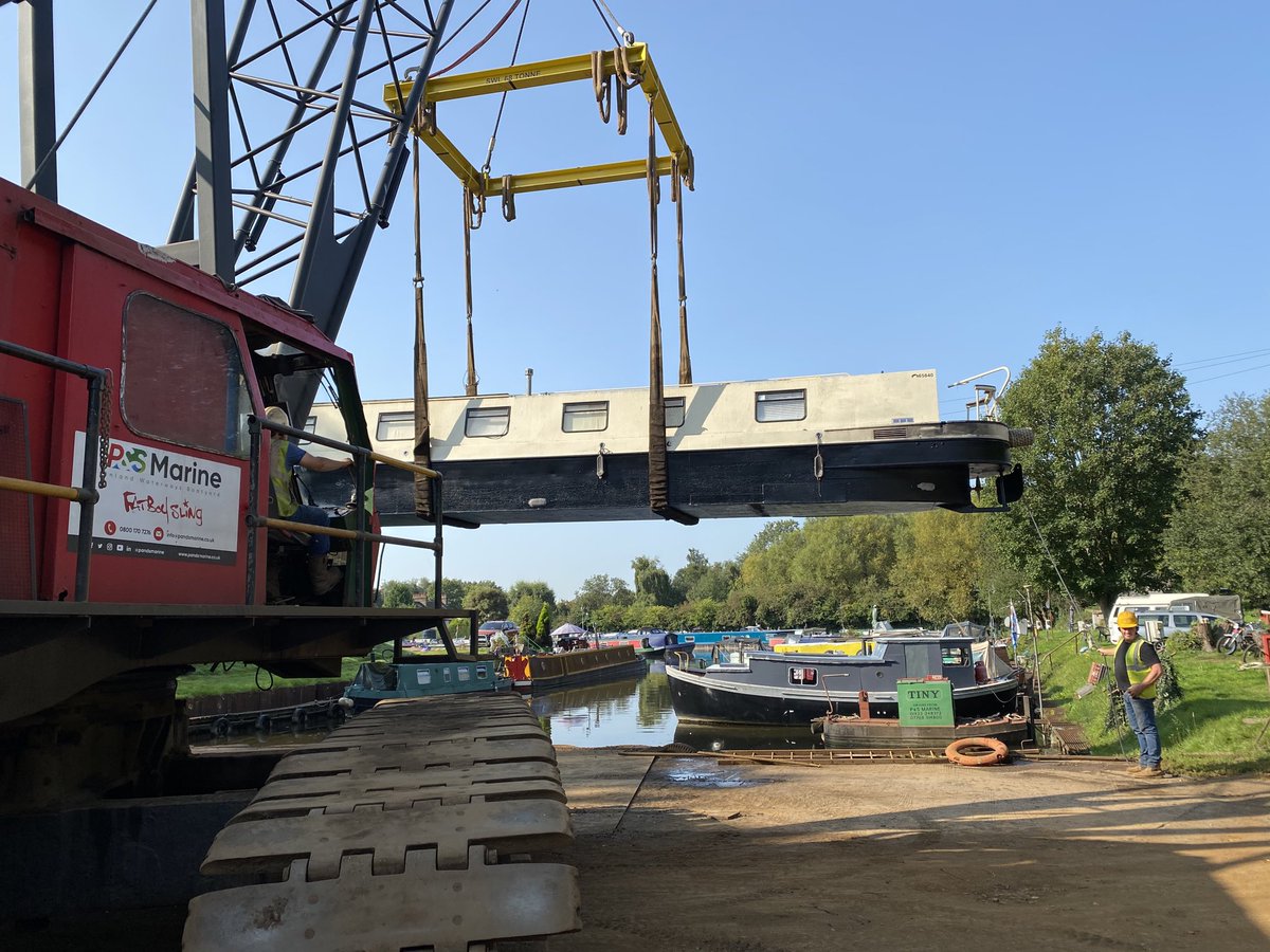 pandsmarine's tweet photo. Monday morning has started. This one had to be lifted high to get it round other boats in the yard. Was out for a week for DIY blacking. https://t.co/eEwNr2wQJr