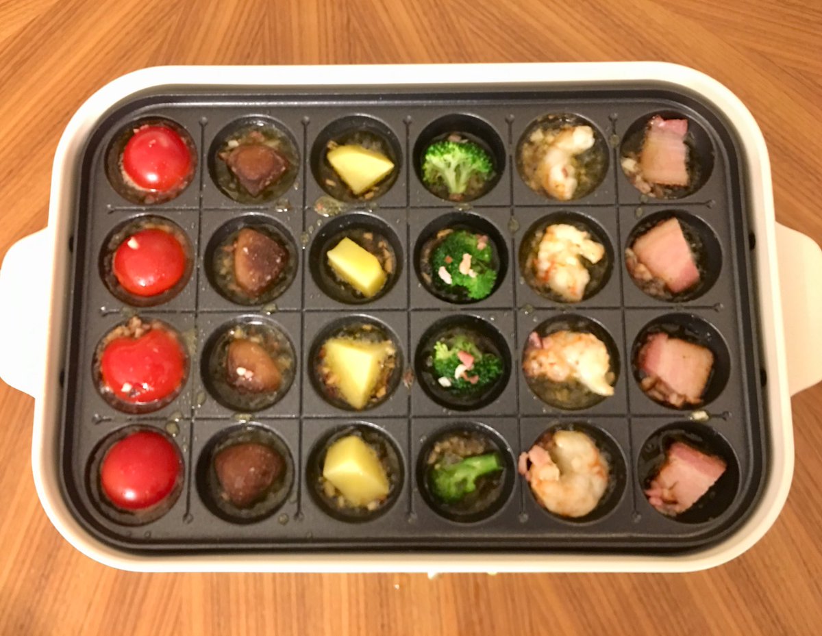 kawataru_j's tweet photo. 【アヒージョ】
オリーブオイル、大蒜、アンチョビ、ベーコン、プチトマト🍅、椎茸、ブロッコリー🥦、じゃがいも🍠、海老🦐を使ってアヒージョを作りました✨
ホットプレート最高😊✌️✨
#ajillo #hotplate #cookware #cookingutensil #cooking #cookingathome #アヒージョ #男めし #家庭料理 https://t.co/lnT3CaWRIb