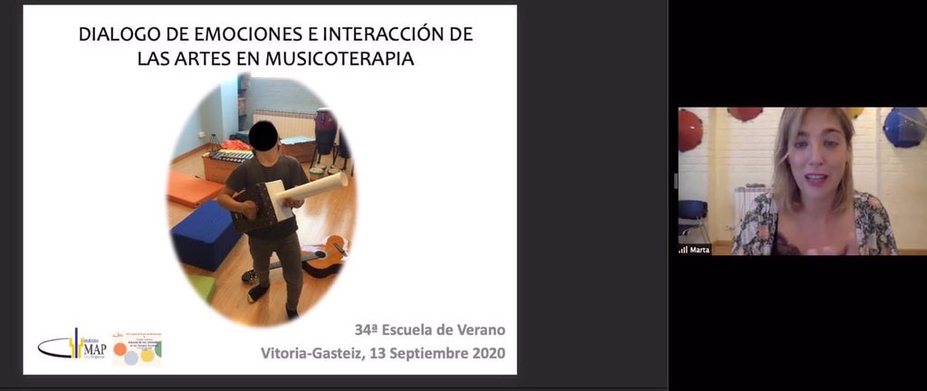 aeimtc's tweet photo. El 13 de septiembre #MartaNieto expuso un modelo de integración de las artes en el trabajo clínico con niños y niñas con trauma y sus referentes afectivos. Juego, movimiento, improvisación musical, dramatización que cuenta mucho y más que solo las palabras. EmocionArte!!!! https://t.co/n7Wgvi8OSA