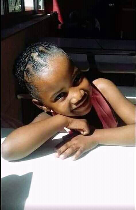 mucheloli's tweet photo. Enough is Enough! Amahle Thabethe went missing last year 6 April and still not found and they expect us to be quiet about   #HumanTrafficking that’s happening in South Africa. Her mom is going through soo much pain 💔💔😭 .. #BringAmahleHome https://t.co/044qQU1YCg