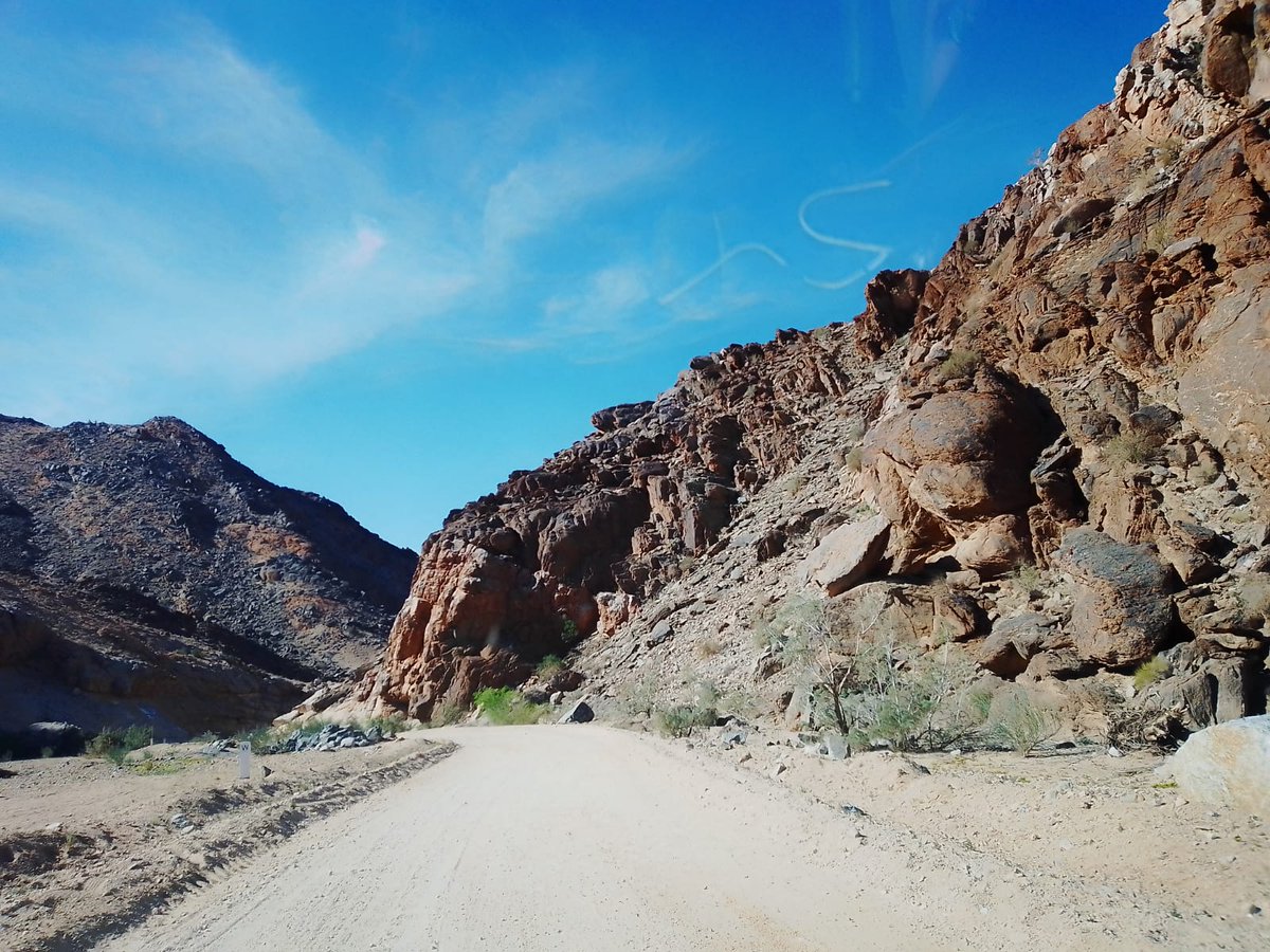 PlattelandTours's tweet photo. The @plattelandtours 8-day/7-night Namaqualand Road Trip (https://t.co/ItgPXvNKz1) departed on Sat, 12 Sept 2020 from the Shell Ultra City N1 (South), Midrand, Gauteng and they are well on their way....

A convoy of 5 vehicles are taking on this exiting &amp; interesting venture. https://t.co/yrVEUYPubG