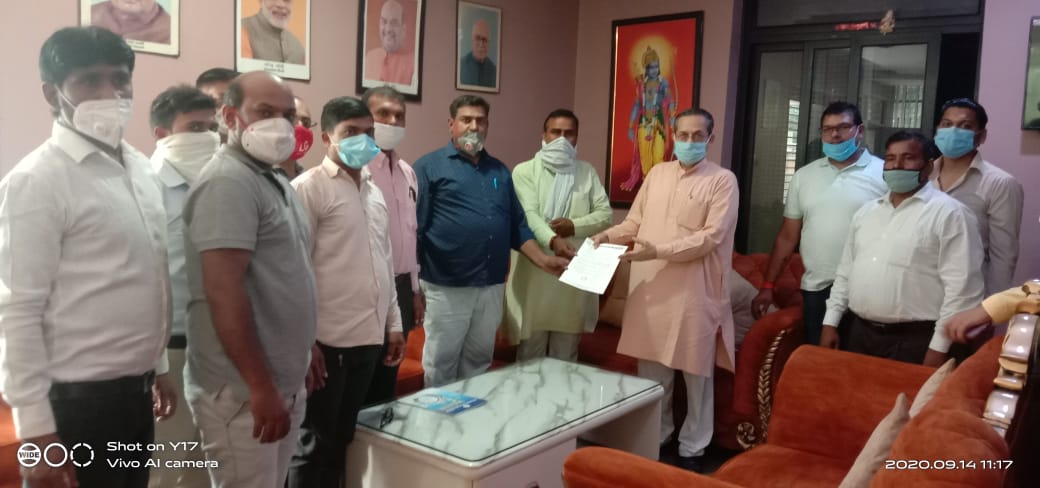 darveshsoft's tweet photo. @PMOIndia @AmitShah @DrLokeshKumarP1 @BJP4India @rashtrapatibhvn 
बहुत मन से वोट किया था भारतीय जनता पार्टी को ।कृपया हमारी मांग पूरी कीजिए।
धन्यवाद। 🙏🙏🙏🙏🙏 https://t.co/HnR1PNsdgd