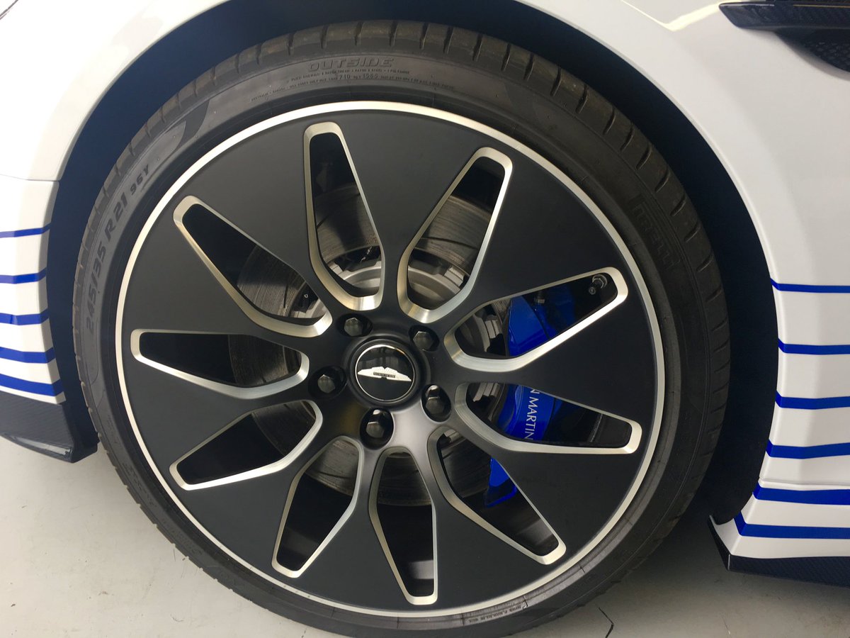 PoletoPoleEV's tweet photo. #Flashback to @FullyChargedShw Live and the @astonmartin Rapid-e.

It was a fabulous looking EV but with a starting price of £153,000 it’s well out of our price range 😬 https://t.co/V2Z2XQJMs3