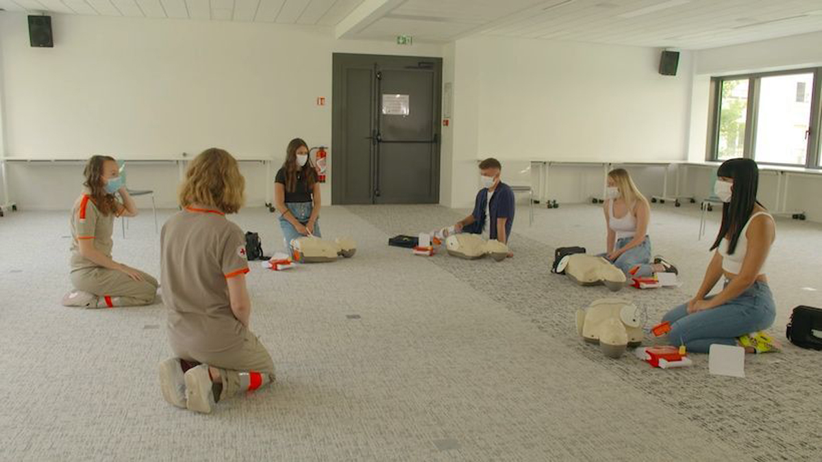 CreativeReview's tweet photo. The campaign using TikTok to teach first aid: French Red Cross’ #PLSchallenge sees a group of influencers create a TikTok dance challenge based on real-life first aid measures, with the aim of inspiring more young people to take up training https://t.co/kDcr4sCvGZ https://t.co/10drOtKJrs