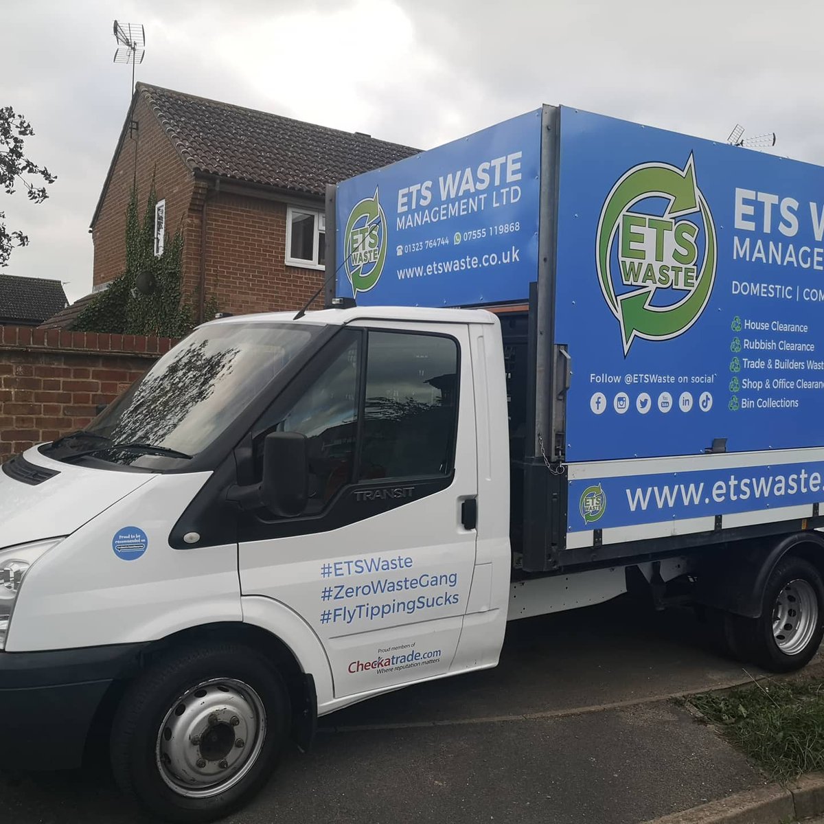 Today we're taking the day off #wasteclearance to take the newly #signwritten truck on a #roadtrip for a #photoshoot! We'll be travelling around #EastSussex taking photos in local beauty spots for the #newwebsite, which will go live in the next few weeks.
#ETSWaste #ZeroWasteGang