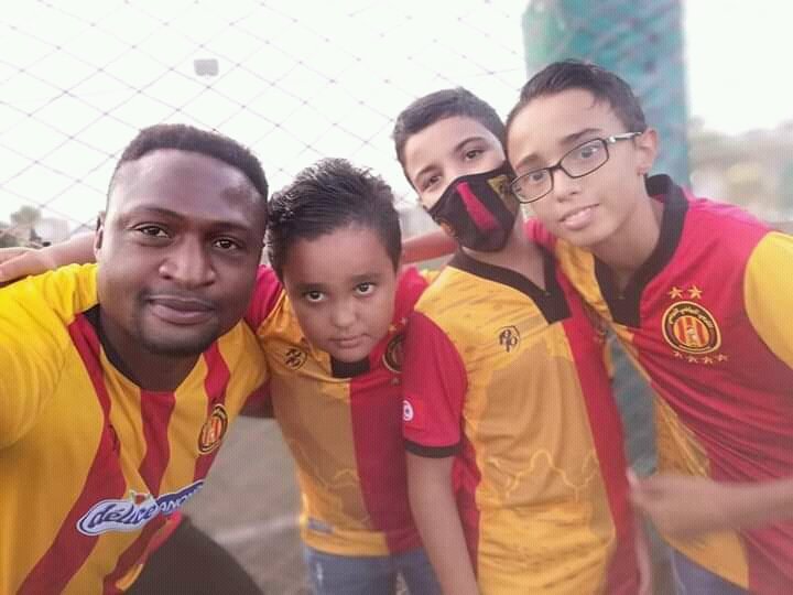 esperancetun's tweet photo. ميكل انرامو مع أحباء الترجي في نابل ❤️💛💪
#ميكل_ياوليدها ✊
@ESTuniscom https://t.co/ajvTzjkFW2
