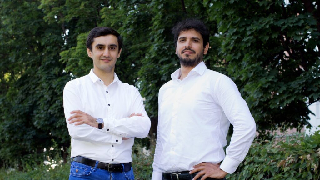 .<a href="/StoryPackapp/">StoryPack</a>: a story app for business learning. Founders <a href="/shuhratBl/">Shuhrat Ashurov</a> and David Vartanian believe that 'stories are more compelling than any other format'

bookbrunch.co.uk/page/article-d… (£)
