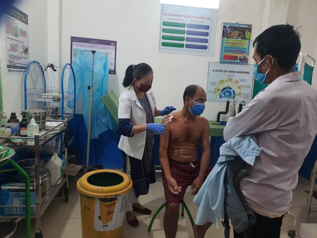 Ranita28433204's tweet photo. Emergency service and e-sanjeevani OPD,different doctors available for opd at hwc awangWabagai @mono_ng @Vumlunmang @mygovindia @LJayantakumar @MoHFW_INDIA @USAID_NISHTHA https://t.co/Y1jn5UIJuW