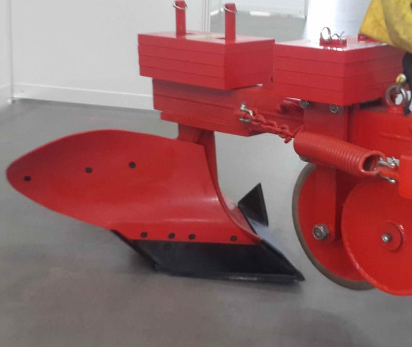 Product Development within waldbrand-klima-resilienz.com. Biomass / Fuel Load Reduction pre- during- and post-fire with mineral-soil-line in one go: The "Robogreen Firemaster". Great piece of kit! light, mobile, flexible, rugged, offroad, multifunctional....