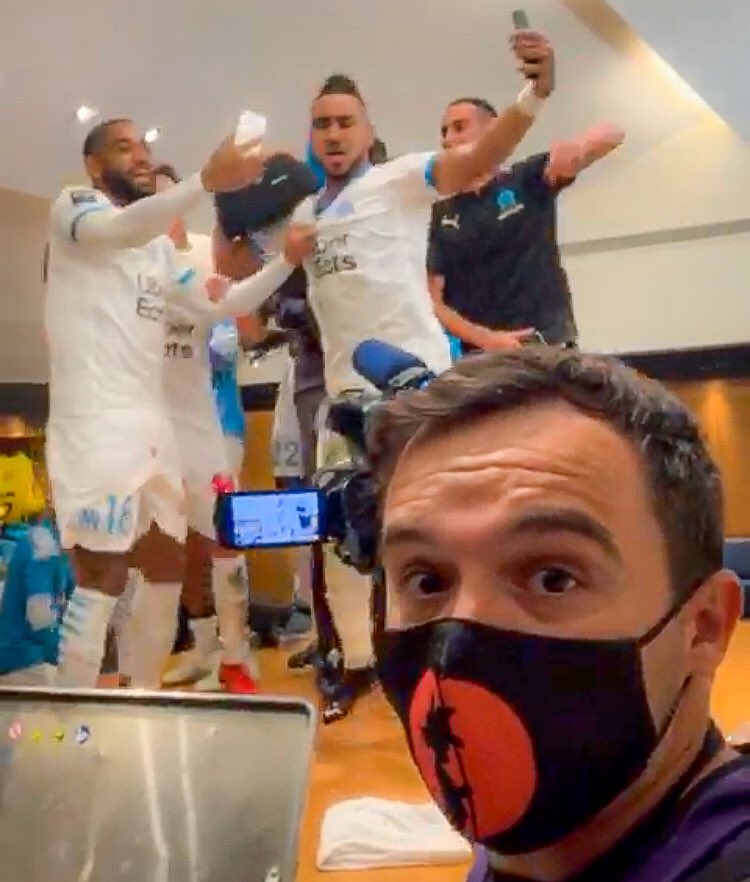 Seb_Iglesias's tweet photo. C’est le moment d’activer la cloche sur la chaine Youtube @OM_Officiel car le #JourdeMatch de ce #PSGOM sort demain et il s’annonce 🔥🤪!

🔔 https://t.co/uihX2HNcwA

J’espère qu’il en restera un peu pour #ObjectifMatchs la semaine suivante quand même 😅. Allez l’OM 💙 https://t.co/pu3lTFcFjb