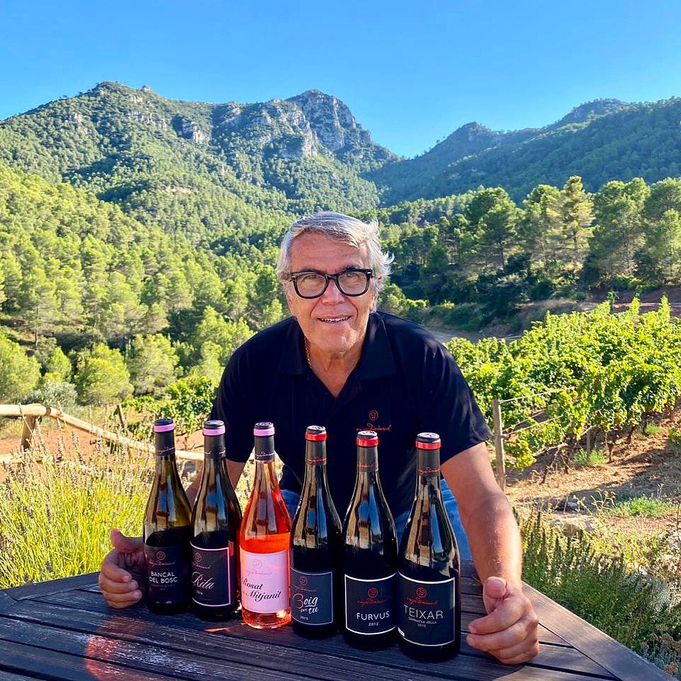 ❤️ 18/09: Participes al #GRENACHEDAY2020?
.
1️⃣Brinda amb una🍷de Teixar, Rita, Furvus, Rosat de Mitjanit, Boig per Tu, Bancal del Bosc
2️⃣Fes-te una foto
3️⃣Penja-la a IG etiquetant a @vinyesdomenech
4️⃣IMPORTANT: afegiu #grenacheday2020
👉🏻 I et convidem a un tast privat al celler.
