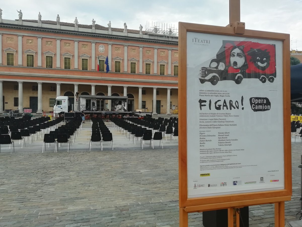 ernesto_donas's tweet photo. Esta vez el #OperaCamion se parqueó frente al bello #TeatroMunicipaleValli de #ReggioEmilia. Una vez más resonaron las melodías de #IlBarbiereDiSiviglia de #Rossini de manera gratuita, para todos.
Hace un año, #AhmedPiñeiro, desde #Roma, reportó:
⬇️
https://t.co/QrJBV1Yv0E https://t.co/ms3omieKkq