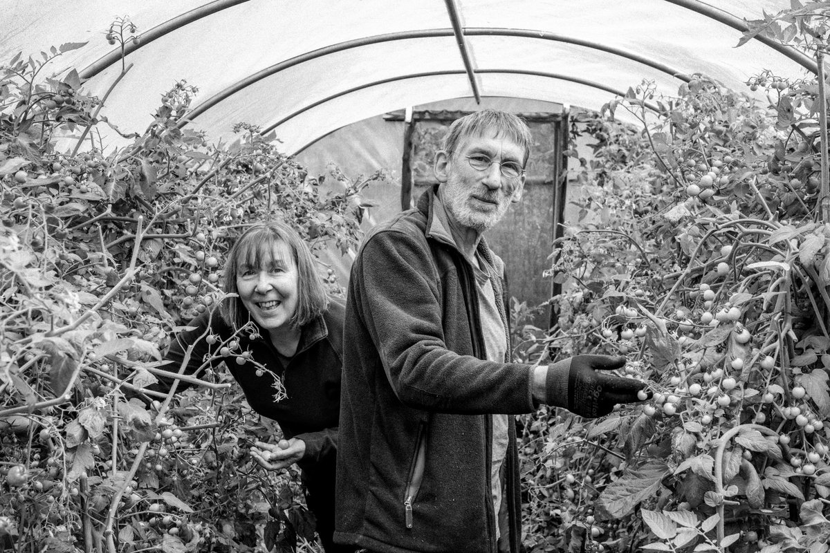 KDTBarriers's tweet photo. Sneak peak of a series of  wonderful photographs by @kazziemaffo1967 . Karen has been working in Ewood &amp; Mill Hill, getting to know all the hidden people who have created wonderful communities. And also highlighting some of the key workers who’ve been grafting hard during covid👏🏼 https://t.co/jBmiA9JISH