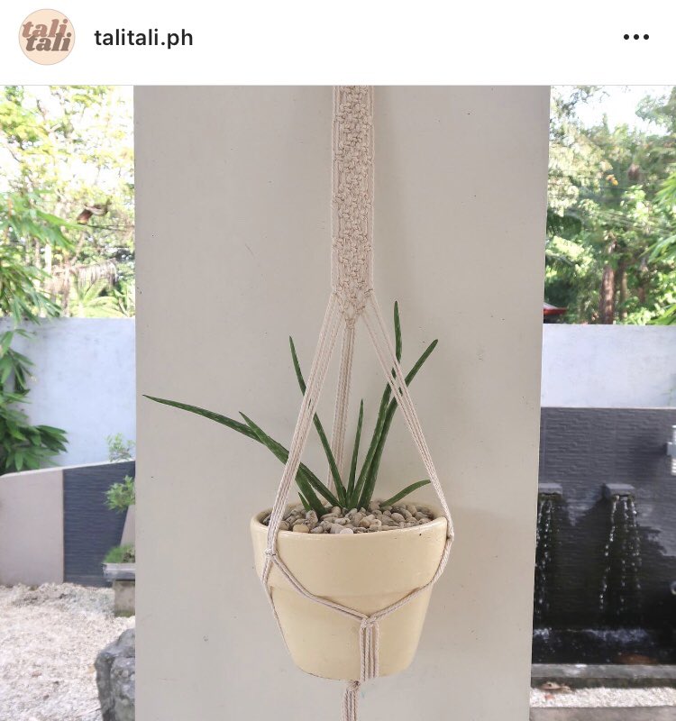 reneeviolet_'s tweet photo. This one’s for all the plantmoms, plantdads, plantitos, and plantitas out there! 🌱

I’m selling ✨ handmade macrame plant hangers ✨

Price starts at Php 120 

Message me if you’re interested 📬

ig: @talitali.ph https://t.co/vDlinT1i7q