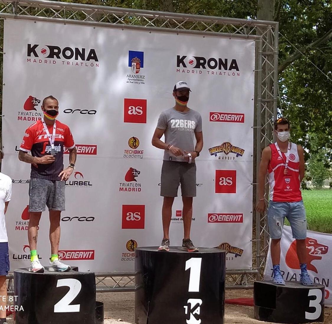 ialtitude_'s tweet photo. Ayer se disputó el Half @koronamadrid , en el cual @ivan_alvagomez, se proclamó campeón de Madrid del grupo de edad de 40-44 y un magnifico 11º puesto de la general. 
¡Felicidades para nuestro triatleta, es un orgullo para #iAltitude seguir viéndote año tras año en lo más alto! https://t.co/c1o22ZVTBq