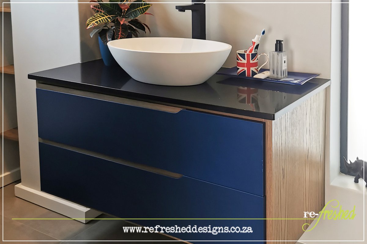 RefreshedDurban's tweet photo. Loved visiting a home that we completed two years ago. This vanity unit is in a teenage boy's en-suite with duco sprayed door fronts and oak frame work with a solid top in caesarstone to finish it off. 
.
.
.
#refresheddesigns #interiordesign #ballitodesigner #kzndesigner https://t.co/VL2WrEi1Oj