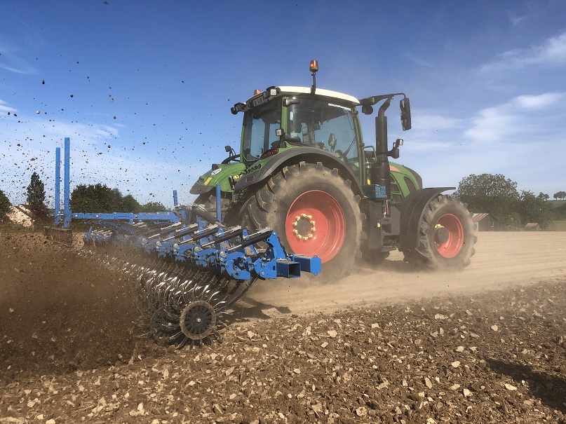 PoolAgri's tweet photo. 🇩🇪 neue Rollhacke von Carré begeistert 🌱
https://t.co/5PNHXkrDR0
🇳🇱 akkerbouwers onder indruk roterende schoffel🌱https://t.co/iFfbIpWGoA
@Carresas #mechanischeunkrautbekämpfung #hacktechnik #sternhacke #lepelwieder #roterendewiedeg #mechanischeonkruidbestrijding #smartweeding https://t.co/wRHNcE0LpV