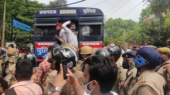 रजत सिंह को प्रयागराज प्रशाषन जल्द से जल्द रिहा करे, 
क्योंकि वे छात्र हित के नेता है, हमारी आवाज उठाने में सभी साथी साथ दे,
@rajatsingh2017 @ershasip @AzadSamajParty_ @Mahi11815652 @prayagrajpolice
@DmPrayagraj 
@SpPrayagraj 
@myogiadityanath  @deled2017