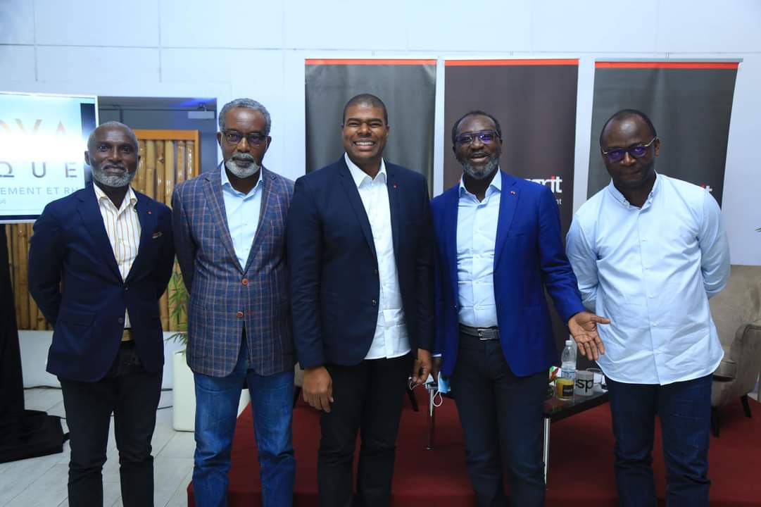 FondationKaydan's tweet photo. Entouré des membres de la Fondation @KaydanProject, le DG et co-fondateur du groupe média digital #weblogy https://t.co/oB9DAuOUDJ, Jil-Alexandre N'DIA a partagé son expérience ce vendredi 11 septembre 2020, au Sofitel Abidjan, pour la 26e édition du Club @Espritmag_ci https://t.co/Dr0OBc6yaV