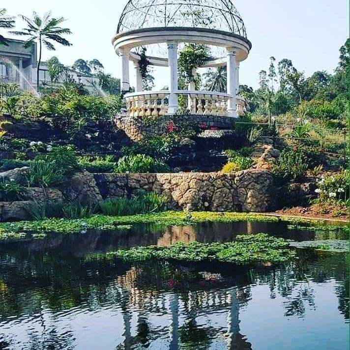 OSydneyOttou's tweet photo. Bienvenue au TAGIDOR GARDEN HÔTEL dans la Commune de BANGOU...
80 pavillons individuels, Jardins botaniques, lacs artificiels, centres d’équitation et salles de conférence...
Branding Cameroon https://t.co/cRGbrXssYK