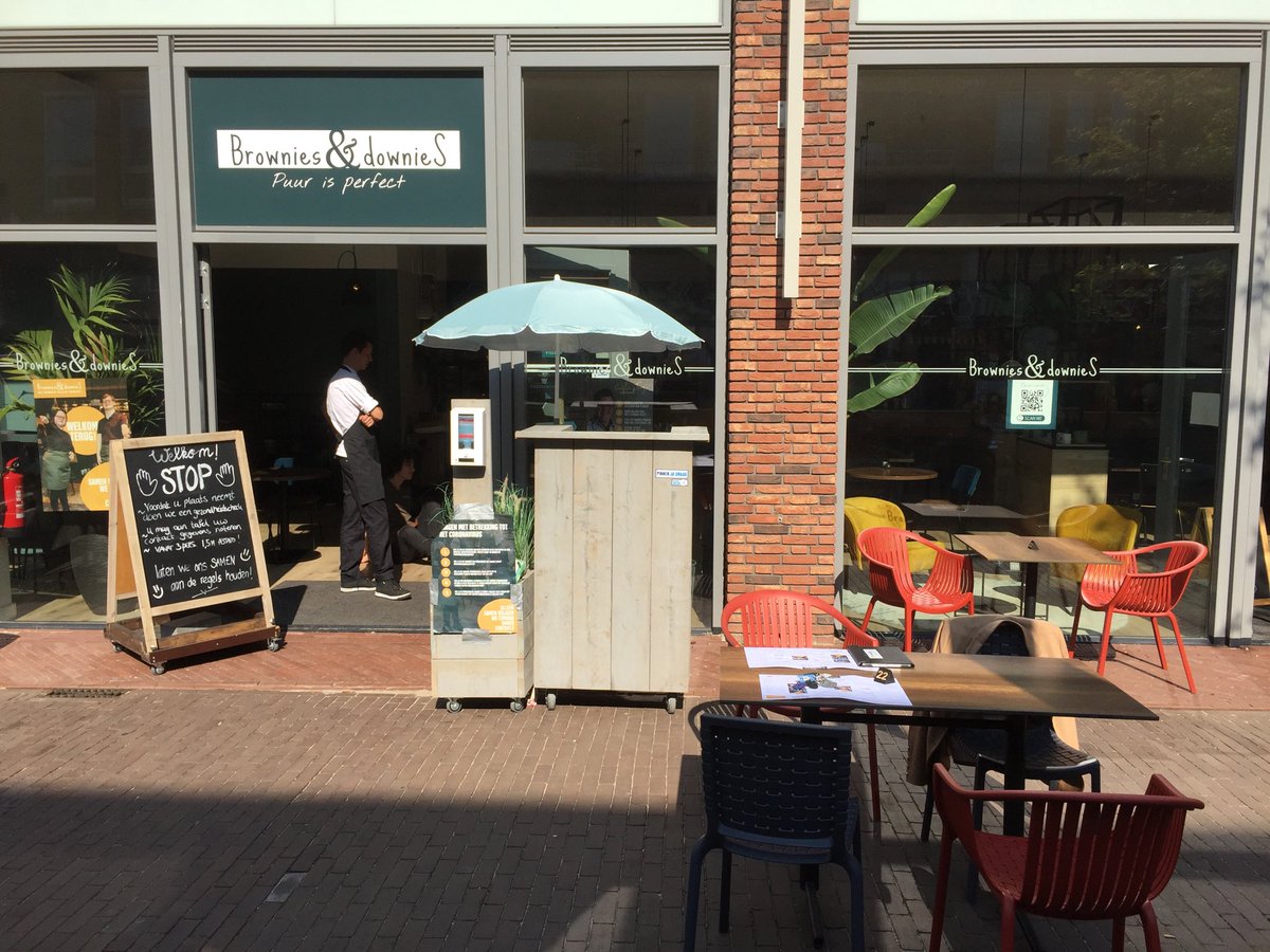 Vandaag lunchen bij ⁦<a href="/BrowniesdownieS/">BrowniesdownieS</a>⁩ ‘s Gravenzande. Heerlijk in de zon met super bediening en leuke kaart. Aanrader!