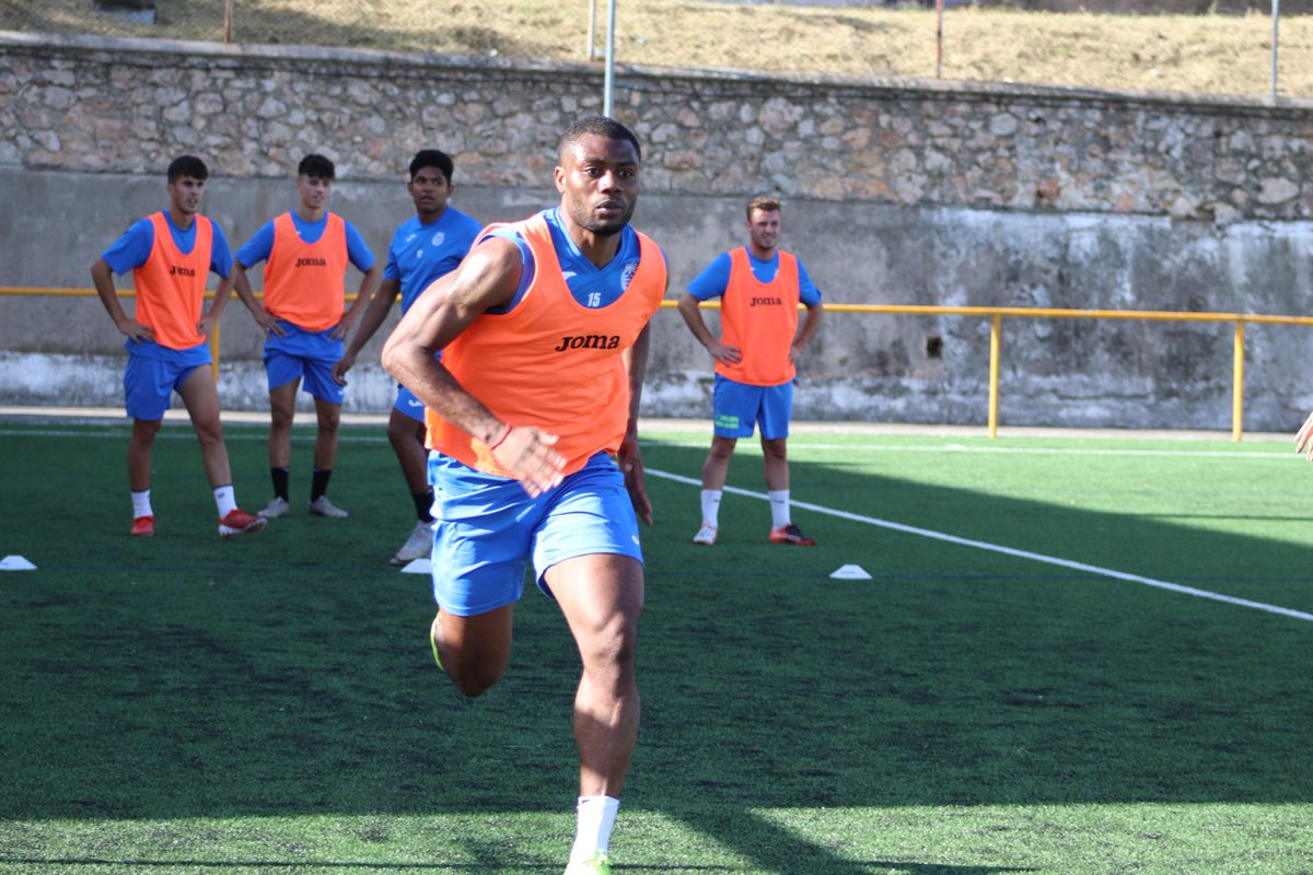 UBConquense's tweet photo. 💪🏼⚽ Nos gustan los lunes con energía. 

🤗Esta mañana los muchachos han corrido y realizado trabajo duro centrado en la faceta defensiva. 

El fútbol en Cuenca SE PUEDE
@Liberbank https://t.co/sS2zmZaL3Q