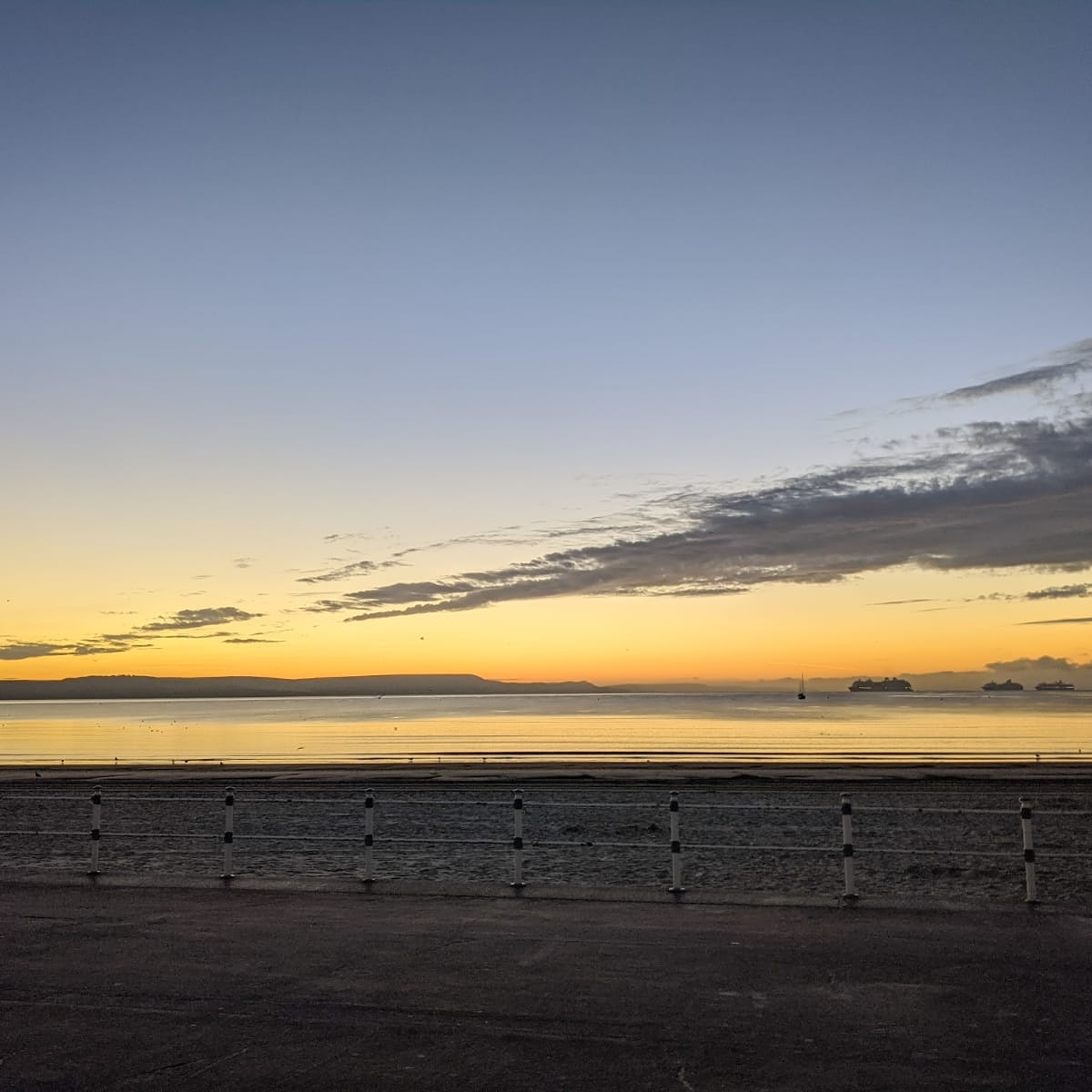 Visit__Weymouth's tweet photo. One word is needed to describe this sunrise....breathtaking! 

#weymouthtowncouncil #weymouthbeach #beach #sunrise #Dorset https://t.co/WBikHENDlP