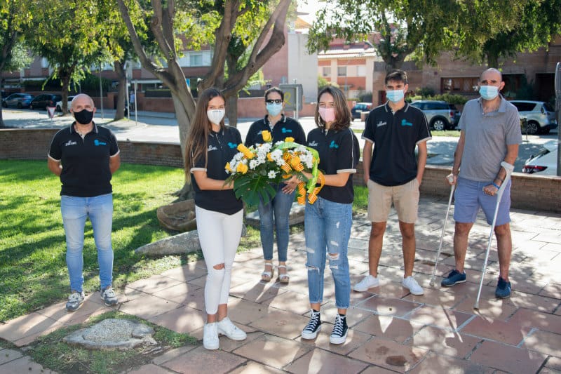 VDMbasquet's tweet photo. El divendres 11 de setembre el @VdMBasquet com cada any ha realitzat la seva ofrena floral en el monument de Rafael Casanovas.
#11setembre
#diadanacionaldecatalunya
#11Setembre2020 https://t.co/O9wCPn0uTx