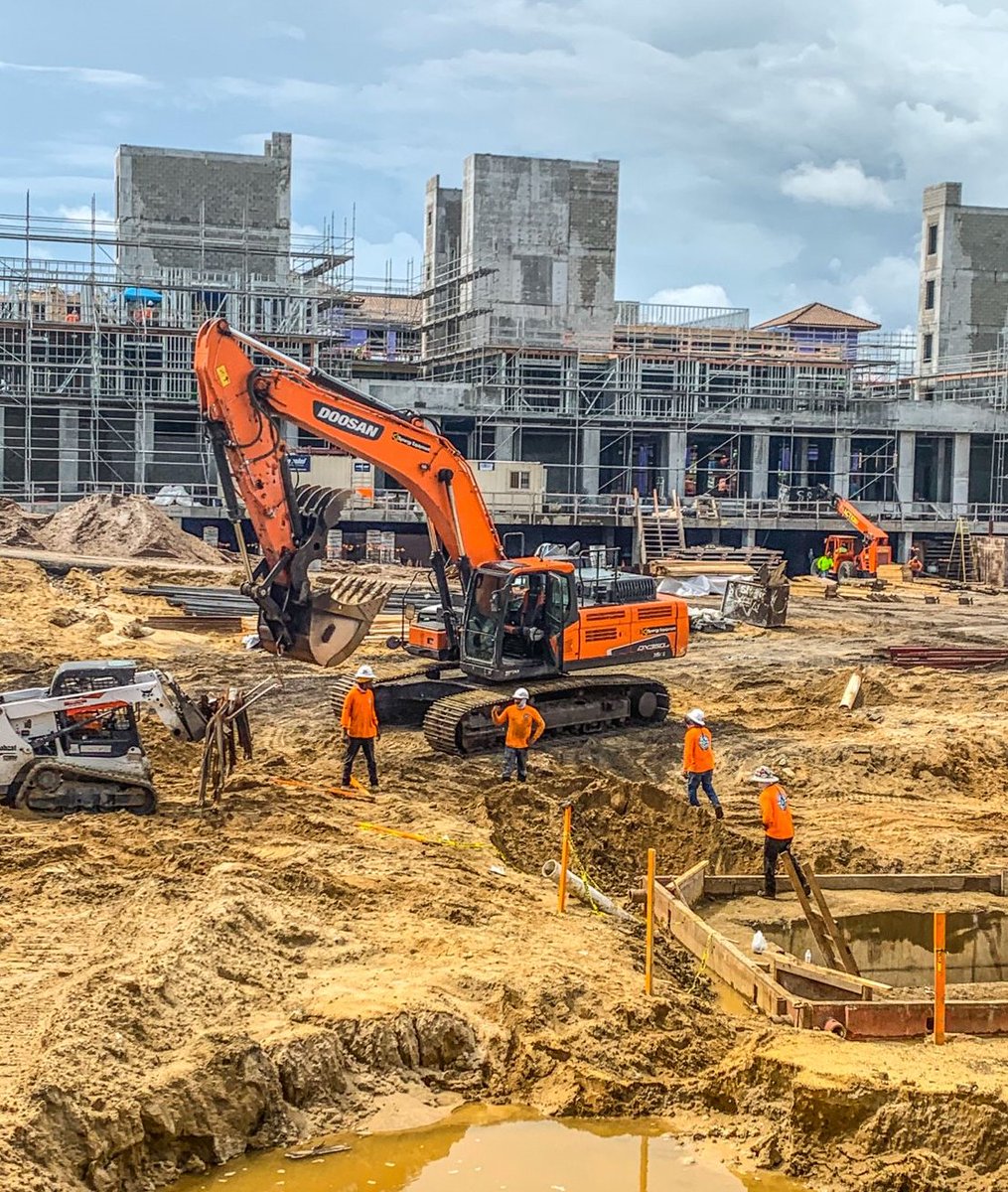 SynergyEquip's tweet photo. Great job Michael Paterno by setting up our customer with this #Doosan DX350 for a long term project. This is a perfect example of how we partner with our customers in Building Tomorrow, Together.
https://t.co/QSRORWKbyg

#Construction #SynergyEquipment #HeavyEquipment #BigIron https://t.co/paxhDO6VQD