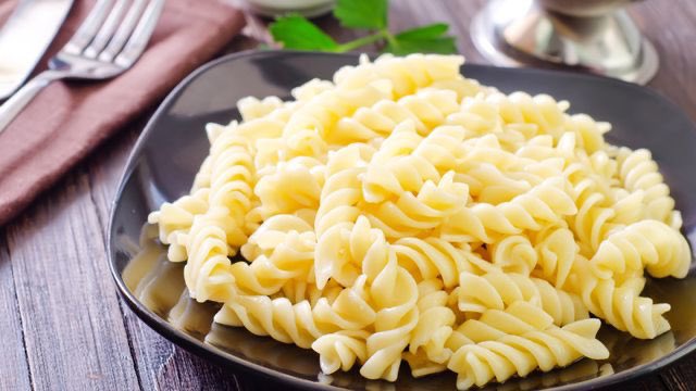 ١٠٠ جرام من المكرونه المسلوقة تحتوي على ١٥٨ سعره حرارية. 

#ما_خفي_اعظم #الاخبار_الحلوه #نحتاج_رابع_ثانوي #اليوم_الوطني #مانفهم_عن_بعد #النصر_سباهان