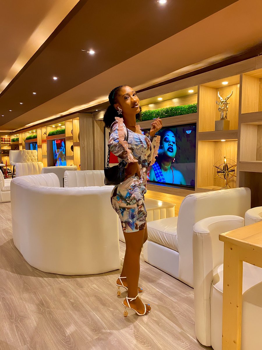 thegiftalex's tweet photo. We go dey alright!!  
#BBNaijaLocdown2020 #LayconNeedsYou #welovekiddrica https://t.co/OSNlmIV7nL