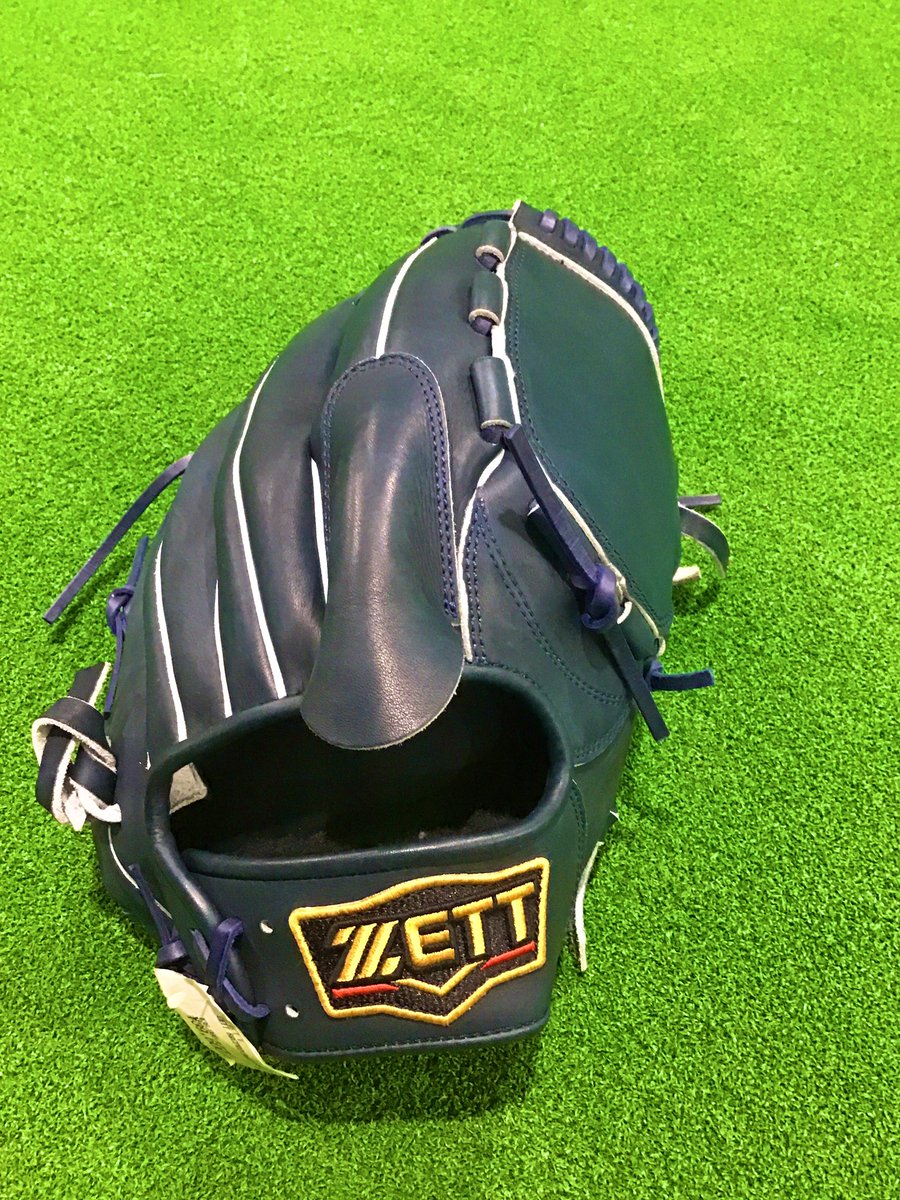 BB36786350's tweet photo. 今回紹介する商品は、ソフトバンク東浜投手モデルのグラブです⚾️
東浜投手の使用配色オーダーグラブ
オリジナルオーダーメイドとなっております‼️
お値段なんと税込39,600円！？
軟式グローブです⚾️
#BBパートナー 
#ソフトバンク東浜投手モデル https://t.co/lFSgjzYwmf