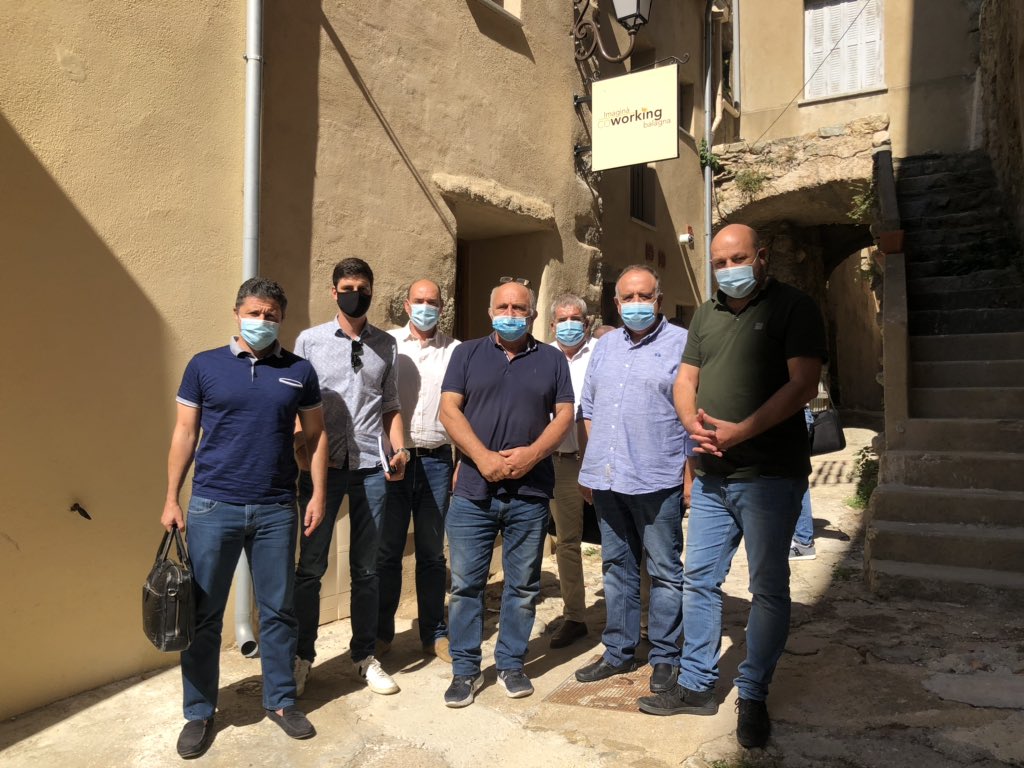 Speloncato1's tweet photo. Réunion de coordination à @ImaginaCowork aujourd’hui entre #SieepHc #comitédemassif, @JF_Acquaviva, @CCIRB , #corsicafibra et son sous-traitant afin de coordonner l’enfouissement de la #fibre, de la moyenne tension électrique et l’eau des sources entre @Speloncato1 et #pioggiola https://t.co/hYAF5pmKMe